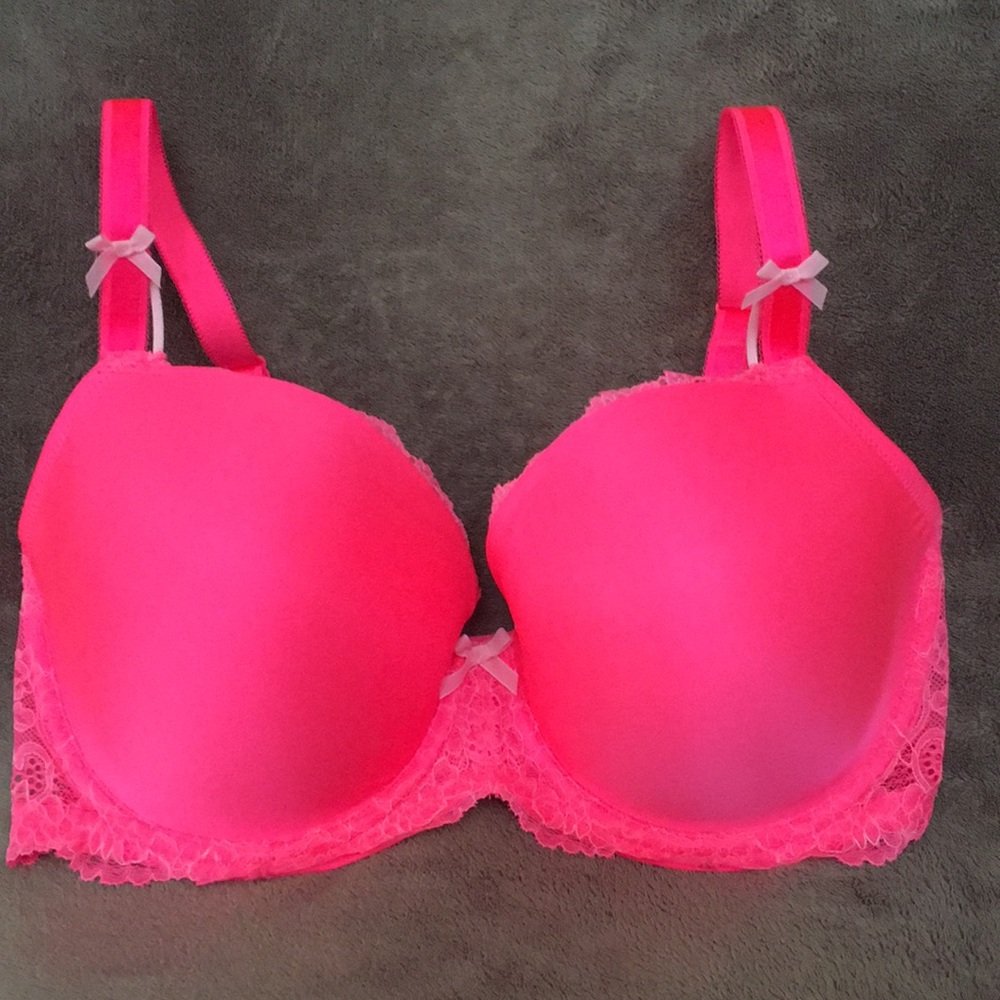 New Victoria’s Secret pink bra 34DDD